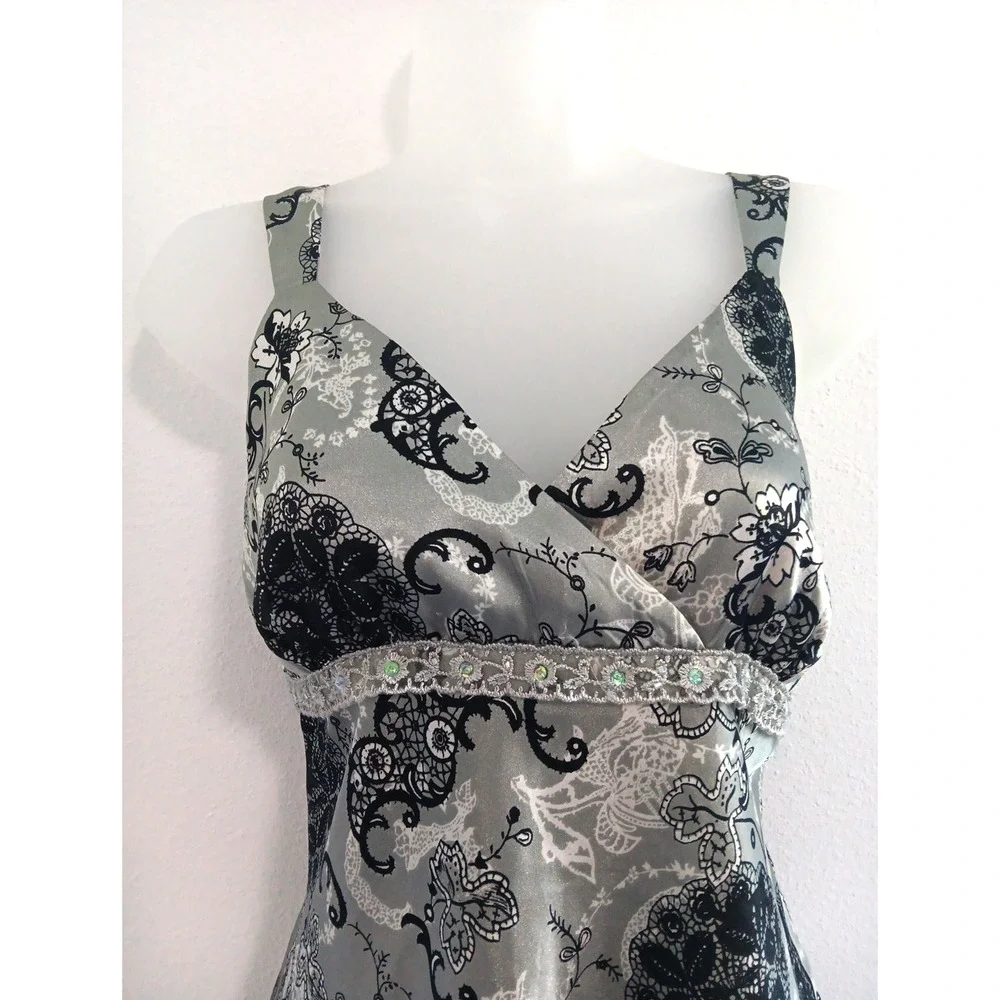 Y2K Babydoll Top Medium Gray Romantic Floral Satin Boho Fairy‎ Grunge Whimsigoth - Picture 3 of 15